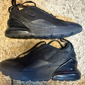 Nike Black Air Max 270 Sneakers Sleek Design